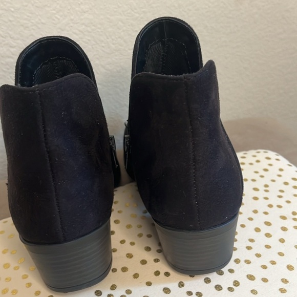 Black Suede Zipper Ankle Boots Sz 8.5 - Picture 4 of 6